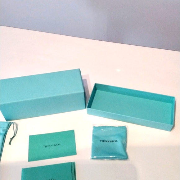 Authentic Tiffany & Co. Eyeglass Box and accessories - Picture 4 of 4